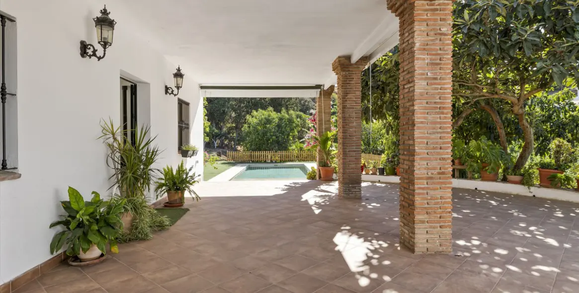 Продажа  отдельно стоящей виллы в Coín 23