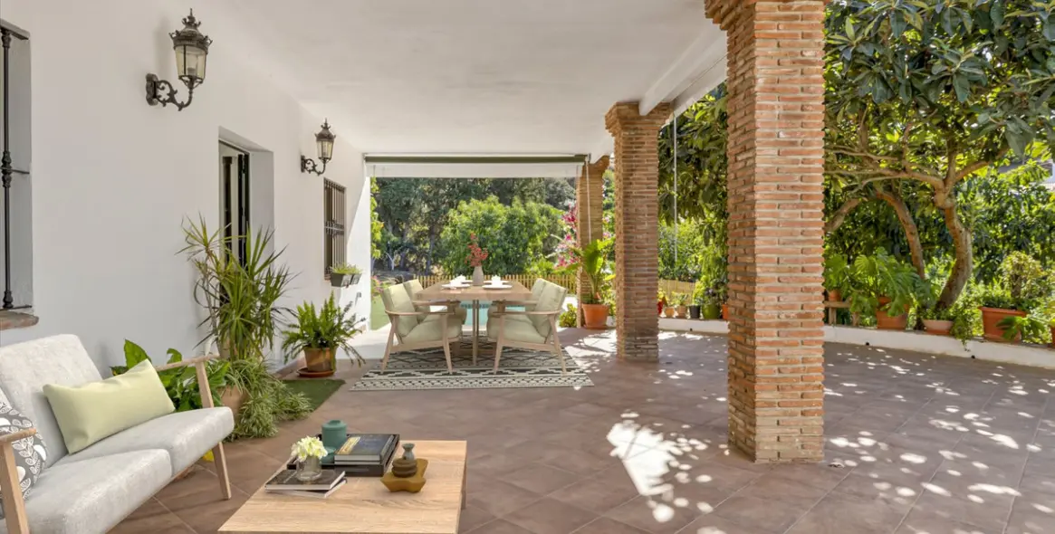 Продажа  отдельно стоящей виллы в Coín 24