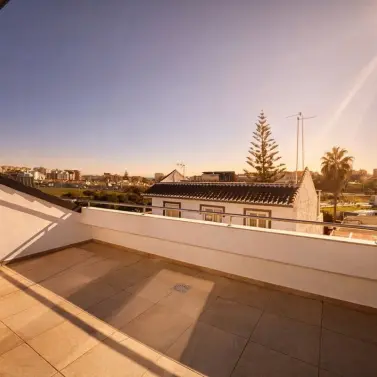 Sale of middle floor apartment in Fuengirola