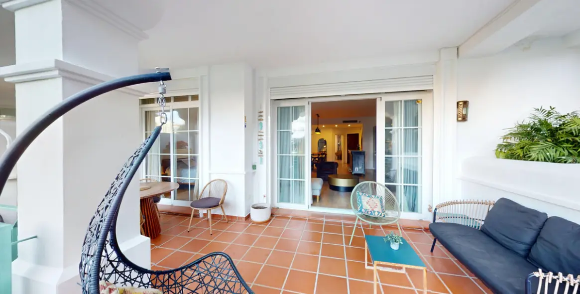 Venta de apartamento en planta baja en Guadalmina Alta 14
