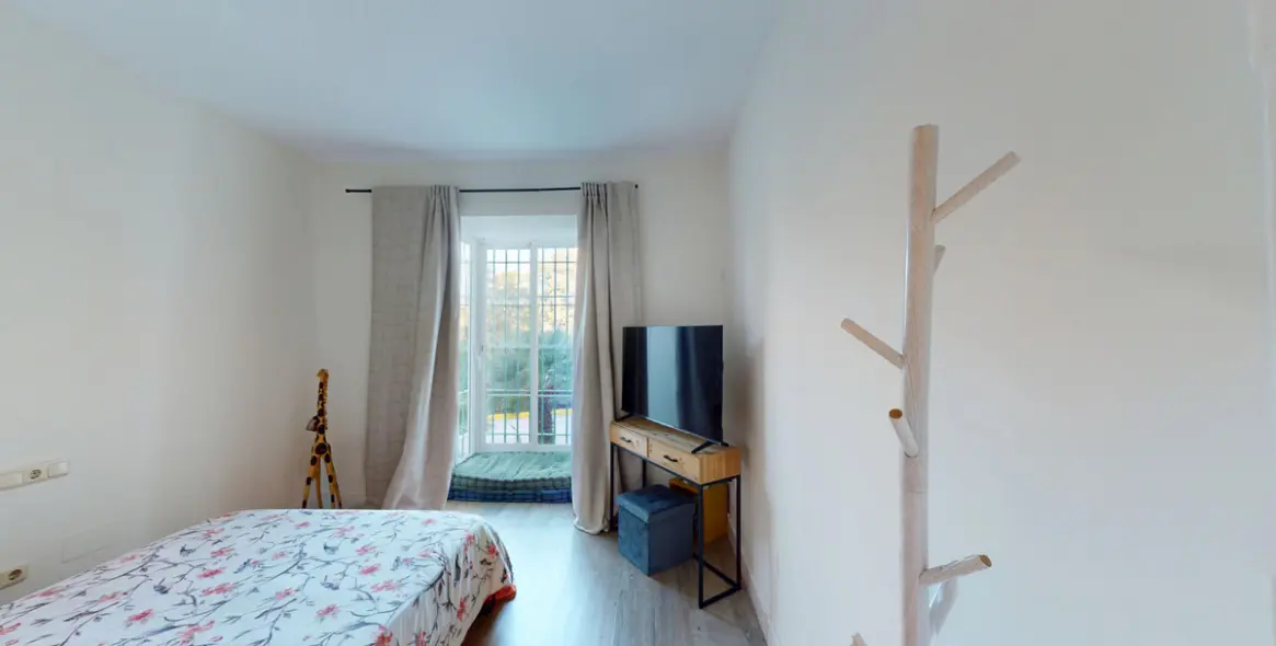 Venta de apartamento en planta baja en Guadalmina Alta 19