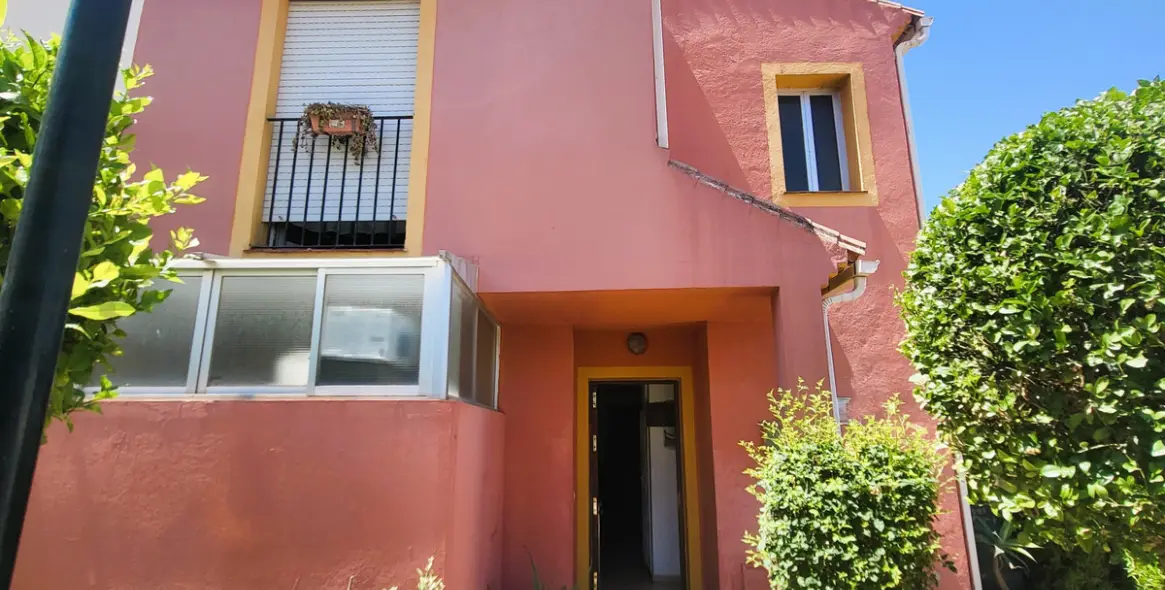 Sale of semi-detached house in Estepona 2