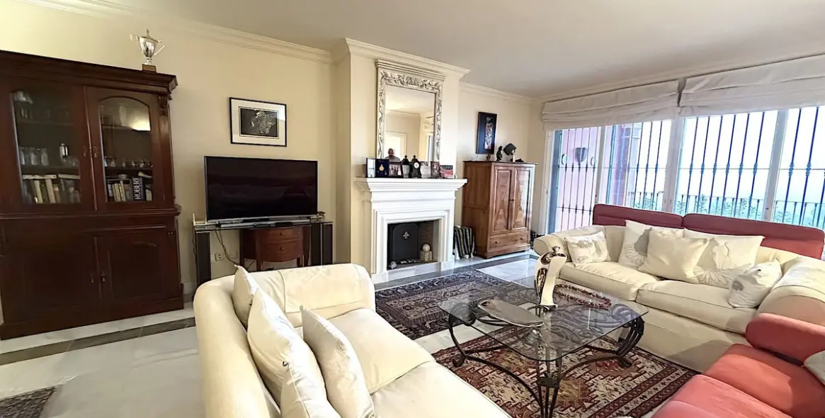 Sale of ground floor apartment in Monte Halcones 5