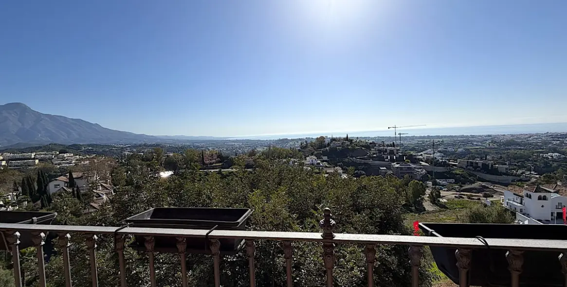 Sale of ground floor apartment in Monte Halcones 23