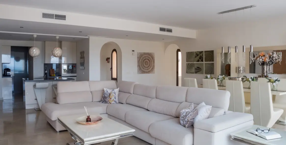 Sale of penthouse in La Duquesa 12