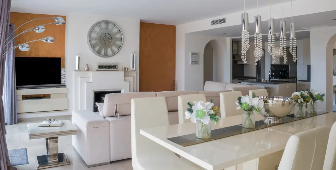 Sale of penthouse in La Duquesa 16