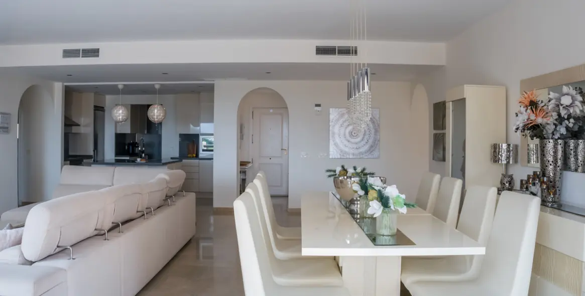 Sale of penthouse in La Duquesa 17