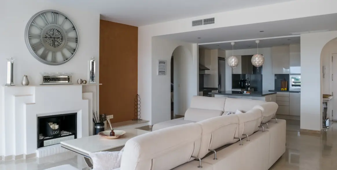 Sale of penthouse in La Duquesa 19