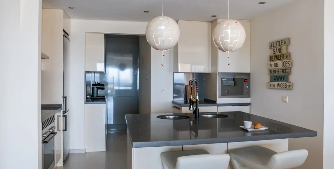 Sale of penthouse in La Duquesa 27