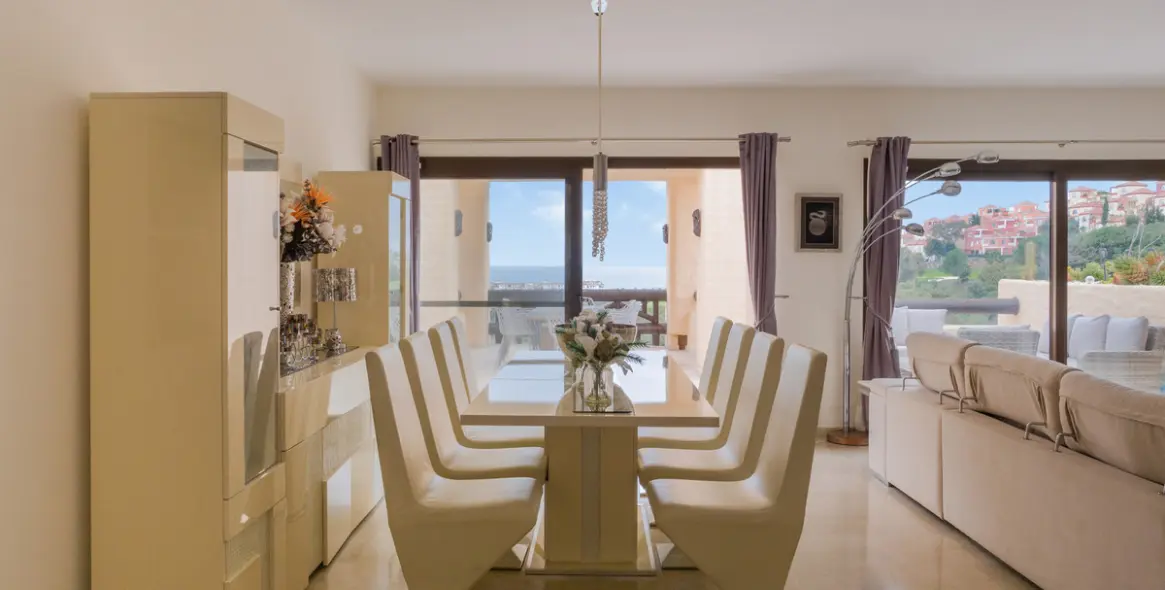 Sale of penthouse in La Duquesa 32