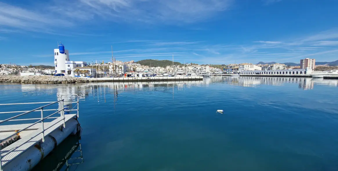 Sale of penthouse in La Duquesa 92
