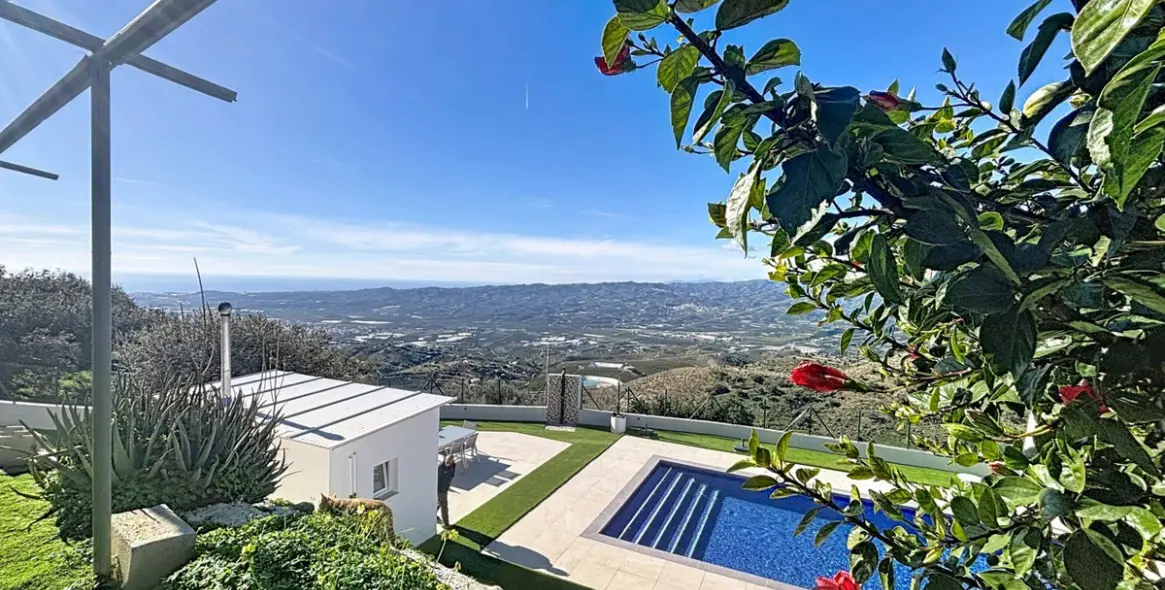 Продажа финки в Vélez-Málaga 1