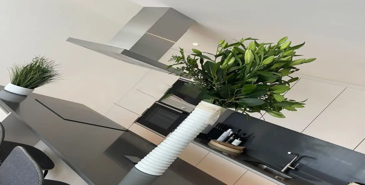 Venta de apartamento en planta baja en Selwo 11