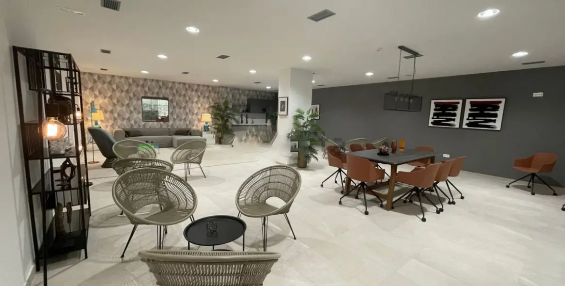 Venta de apartamento en planta baja en Selwo 27