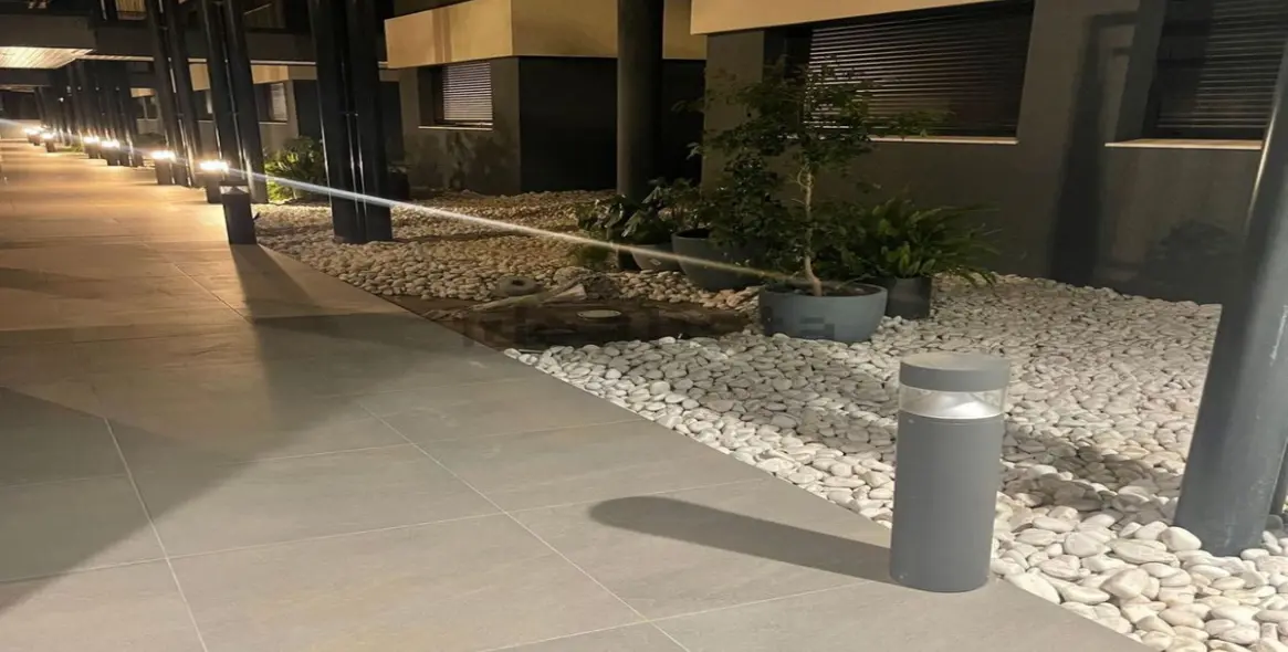 Venta de apartamento en planta baja en Selwo 28