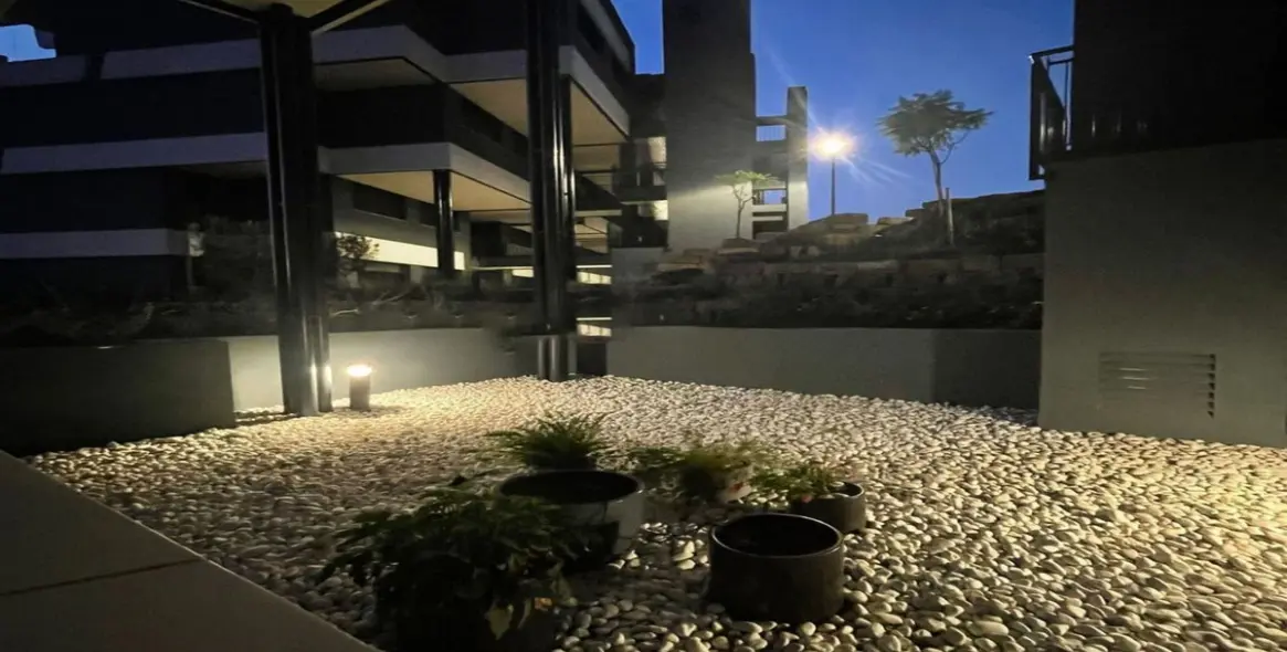 Venta de apartamento en planta baja en Selwo 31