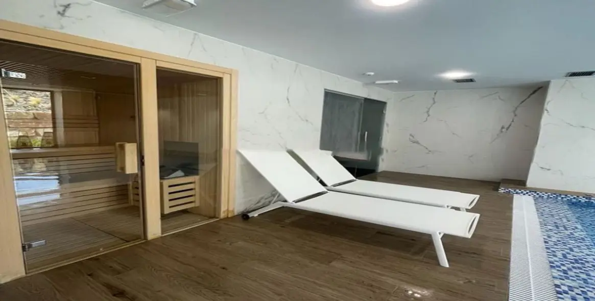 Venta de apartamento en planta baja en Selwo 36