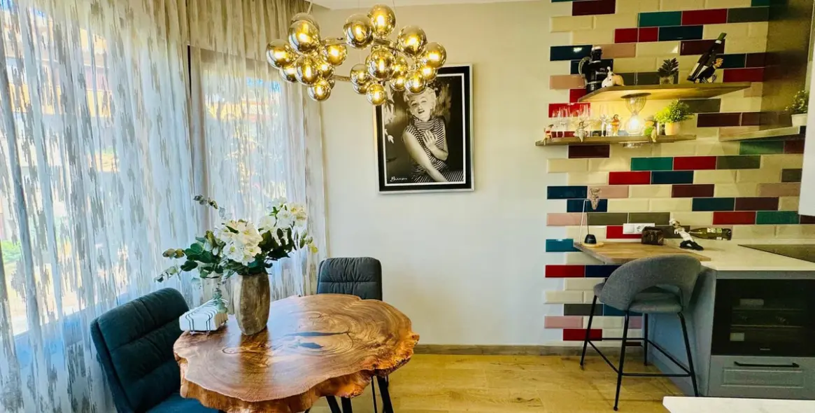 Sale of middle floor apartment in Bahía de Marbella 18