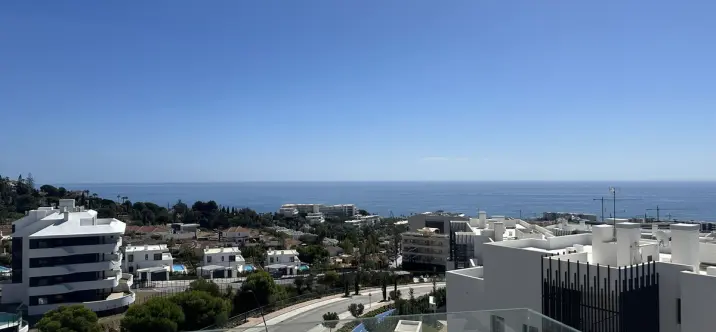 Продажа двухуровневого пентхауса в Fuengirola 3