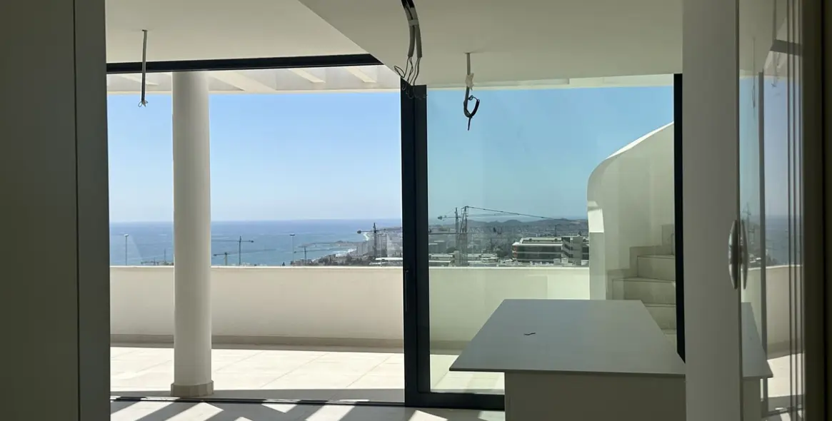 Sale of penthouse duplex in Fuengirola 26