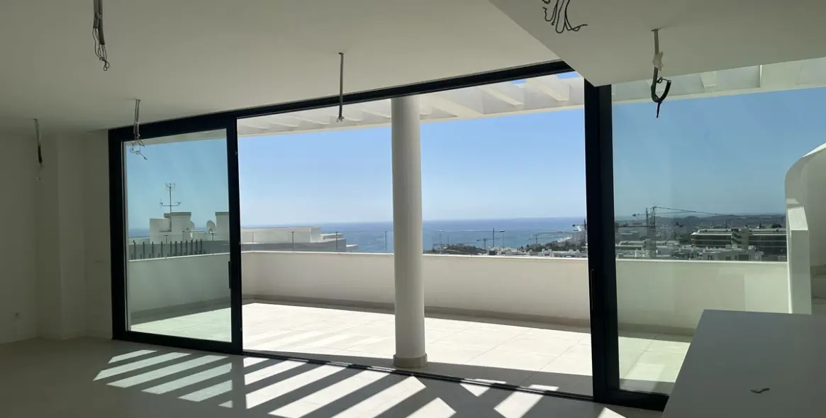 Sale of penthouse duplex in Fuengirola 27