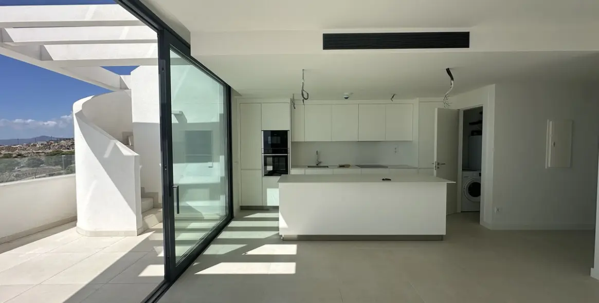 Sale of penthouse duplex in Fuengirola 13