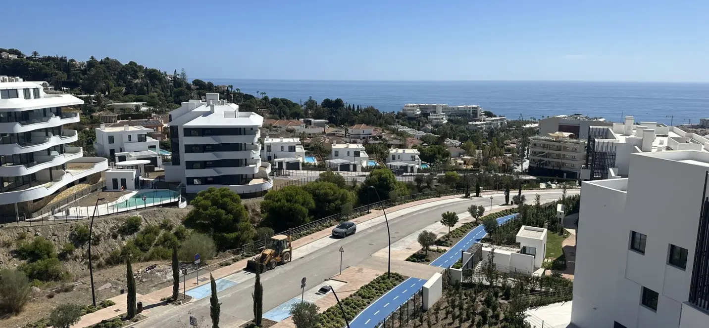 Продажа двухуровневого пентхауса в Fuengirola 0