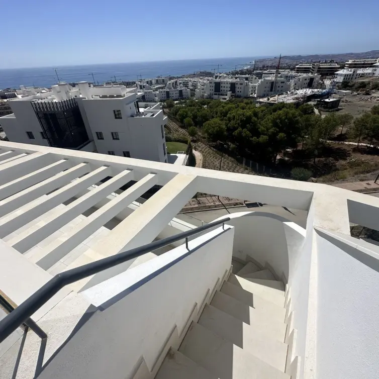 Продажа двухуровневого пентхауса в Fuengirola