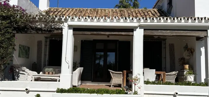 Venta de villa independiente en New Golden Mile 1