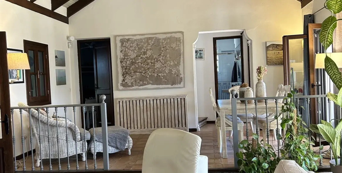 Sale of detached villa in New Golden Mile 7