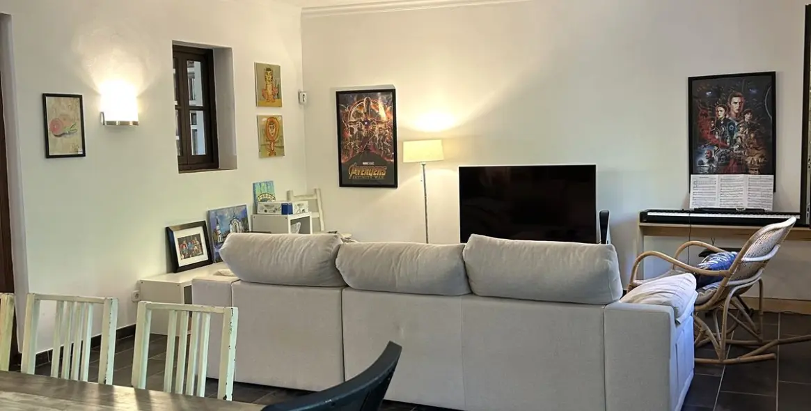 Sale of detached villa in New Golden Mile 8