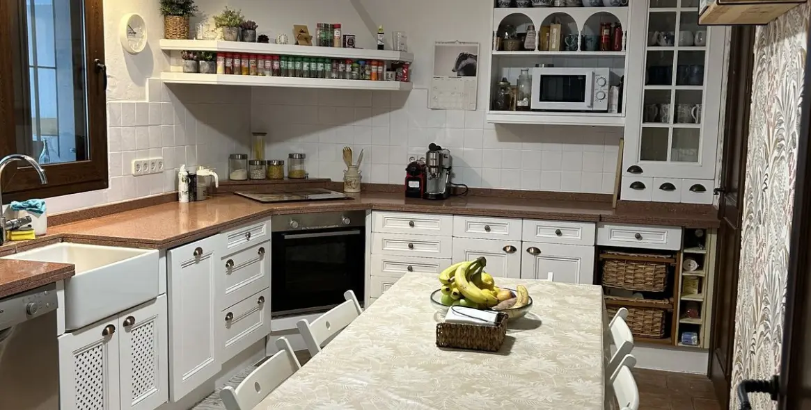 Sale of detached villa in New Golden Mile 17