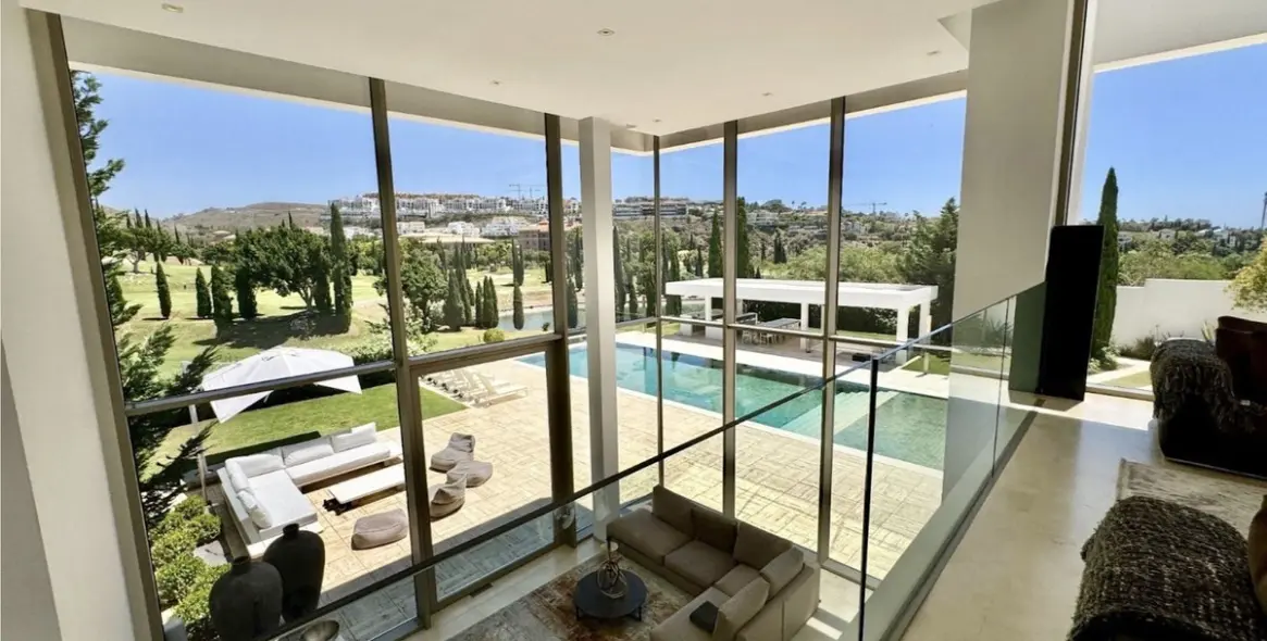 Sale of detached villa in Los Flamingos 1