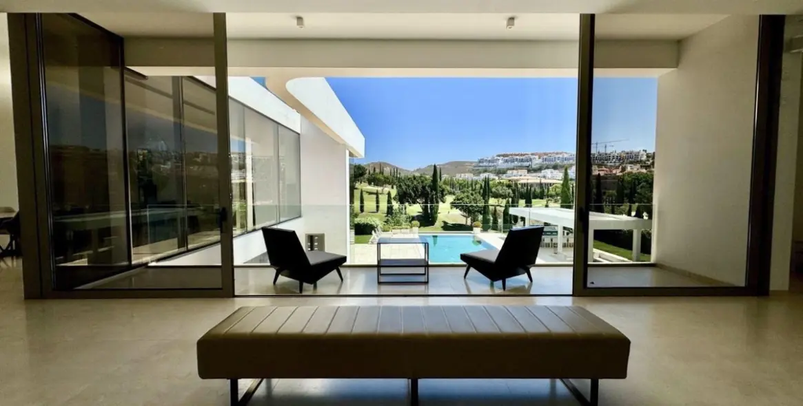 Sale of detached villa in Los Flamingos 6