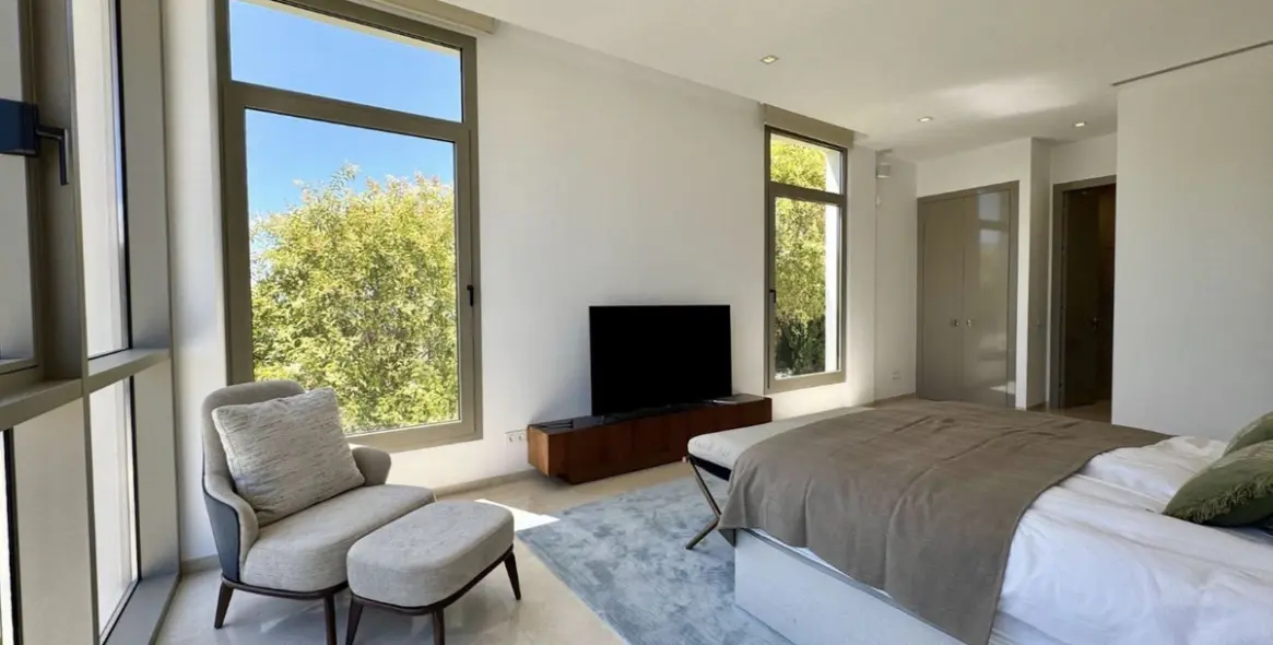 Sale of detached villa in Los Flamingos 16