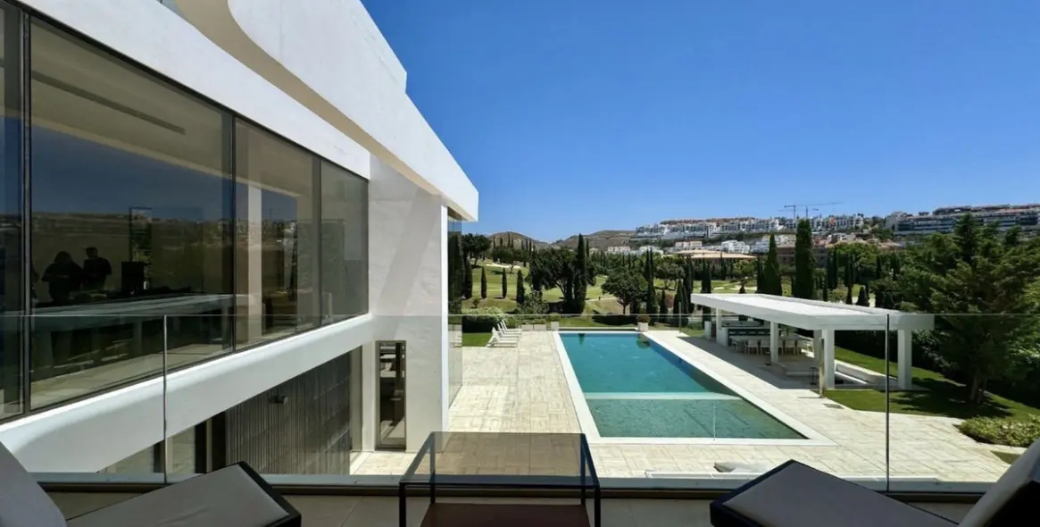 Venta de villa independiente en Los Flamingos 3