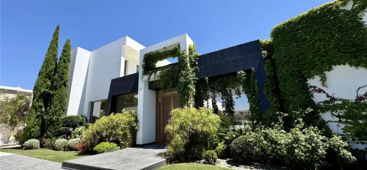 Sale of detached villa in Los Flamingos 3