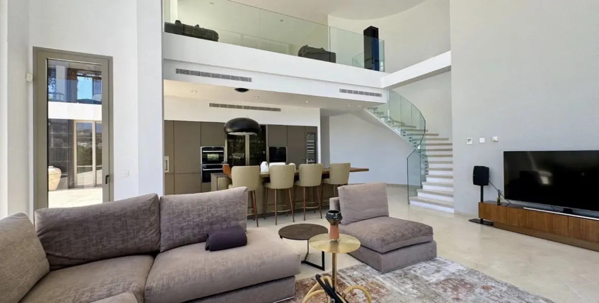 Venta de villa independiente en Los Flamingos 5