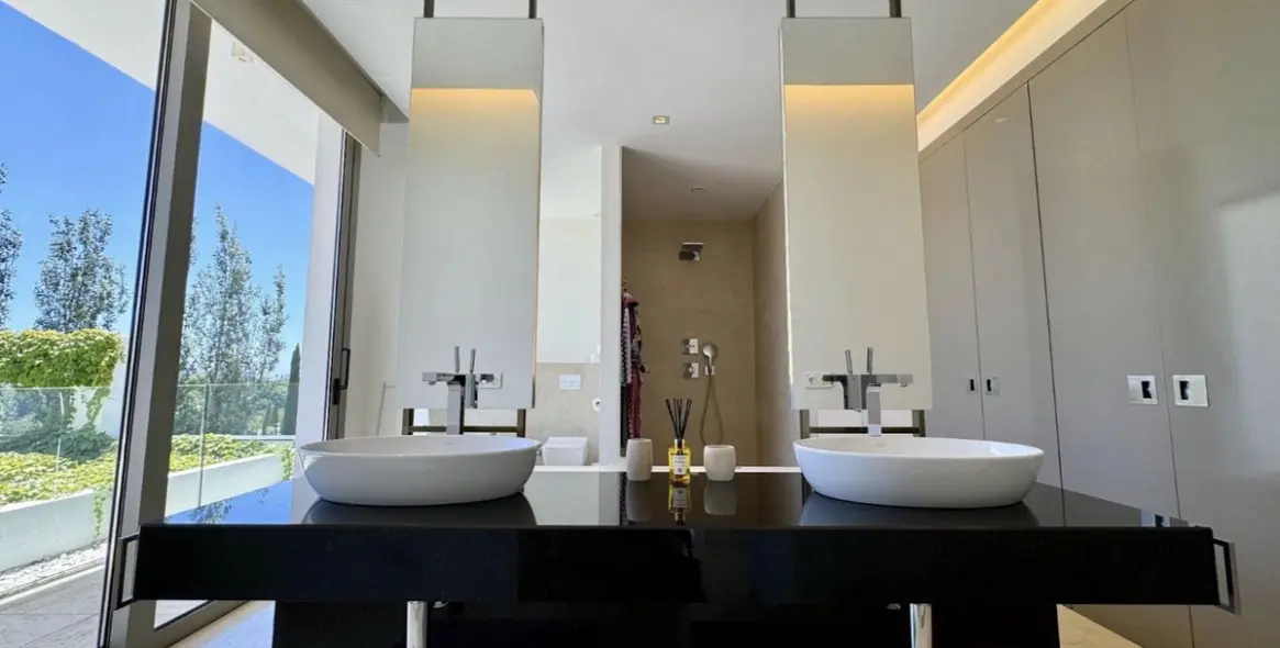 Venta de villa independiente en Los Flamingos 12