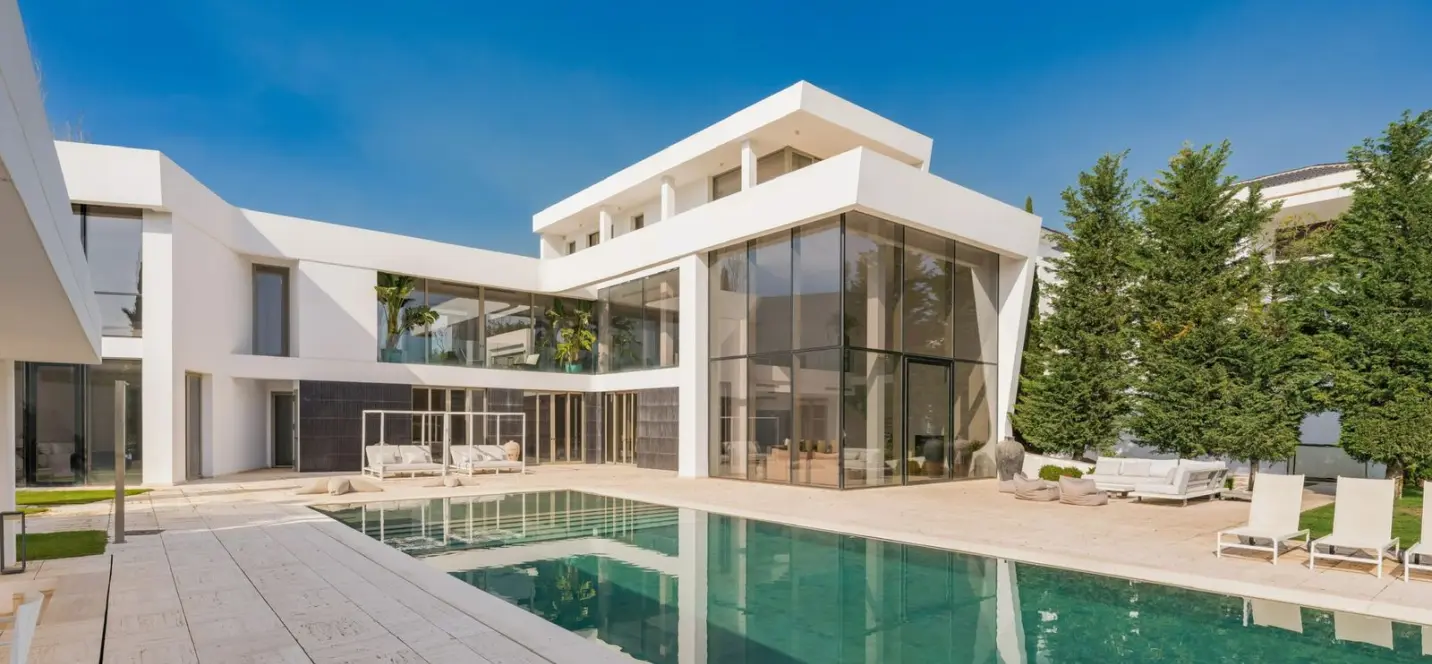 Sale of detached villa in Los Flamingos 1