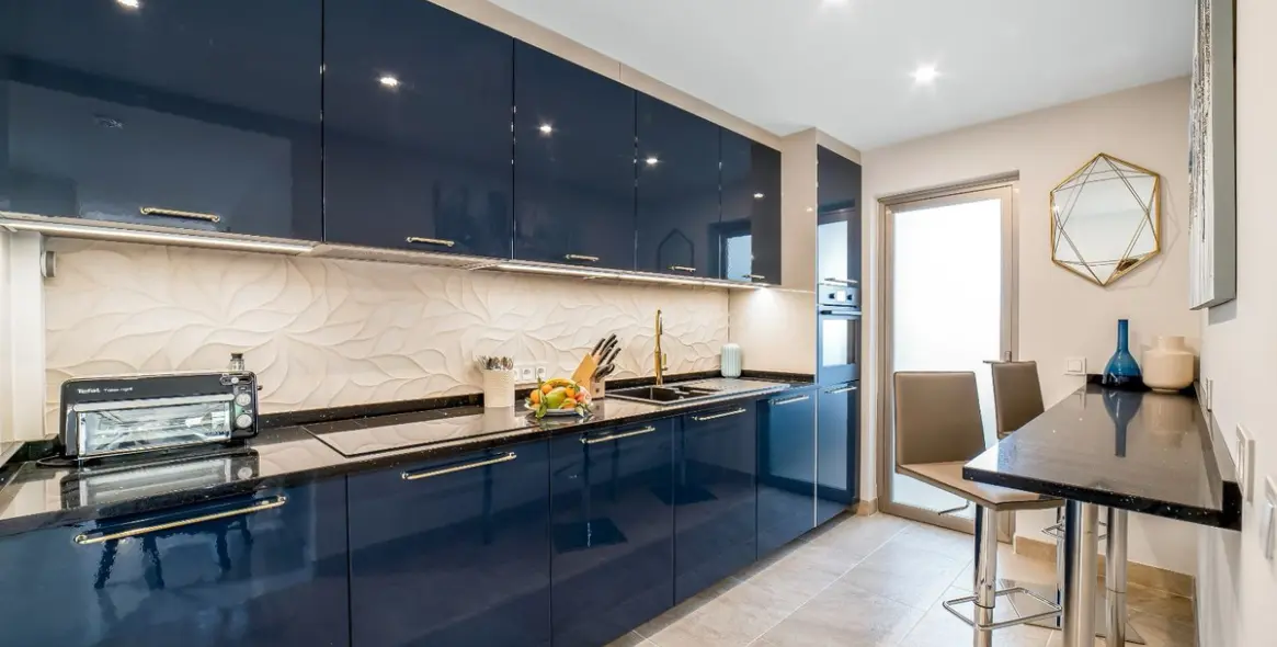 Short-term rent of middle floor apartment in Puerto Banús 1