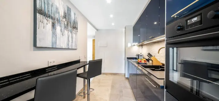 Краткосрочная аренда апартаментов на среднем этаже в Puerto Banús 3