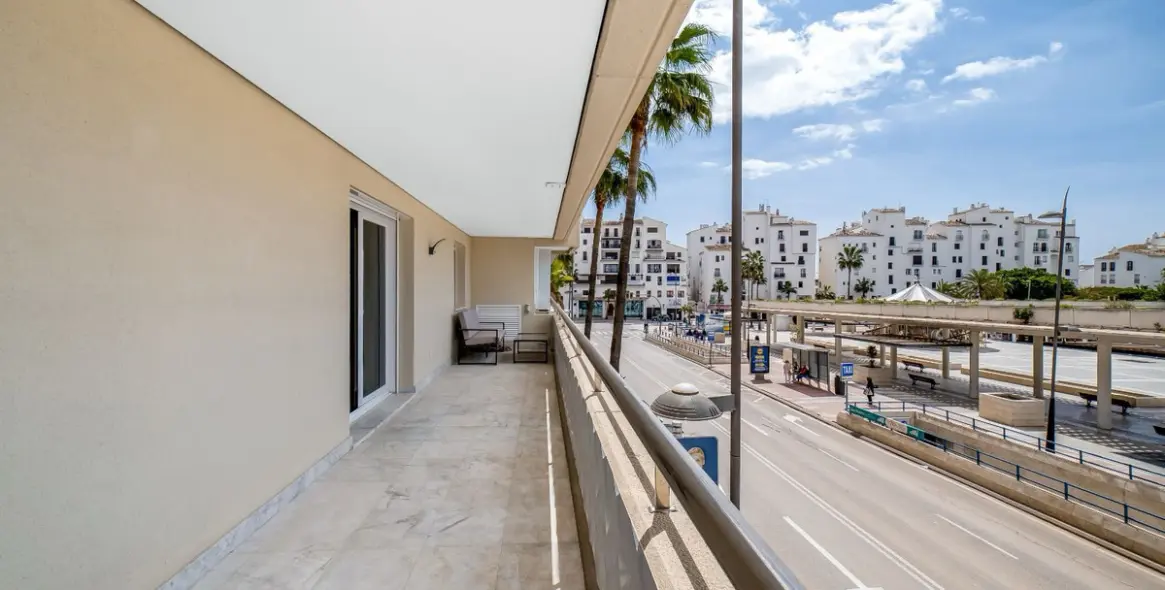 Short-term rent of middle floor apartment in Puerto Banús 9