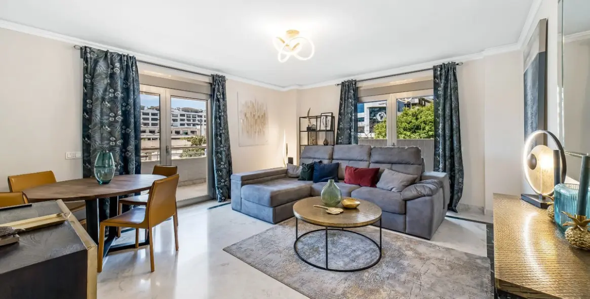 Short-term rent of middle floor apartment in Puerto Banús 12