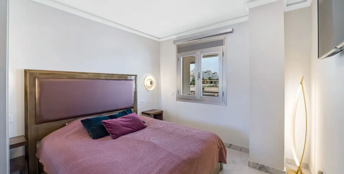 Short-term rent of middle floor apartment in Puerto Banús 20