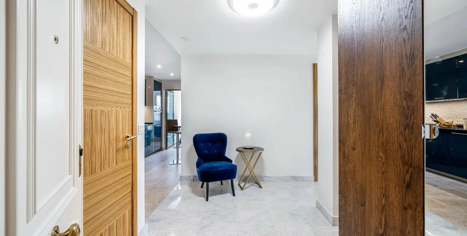 Venta de apartamento en planta media en Puerto Banús 7