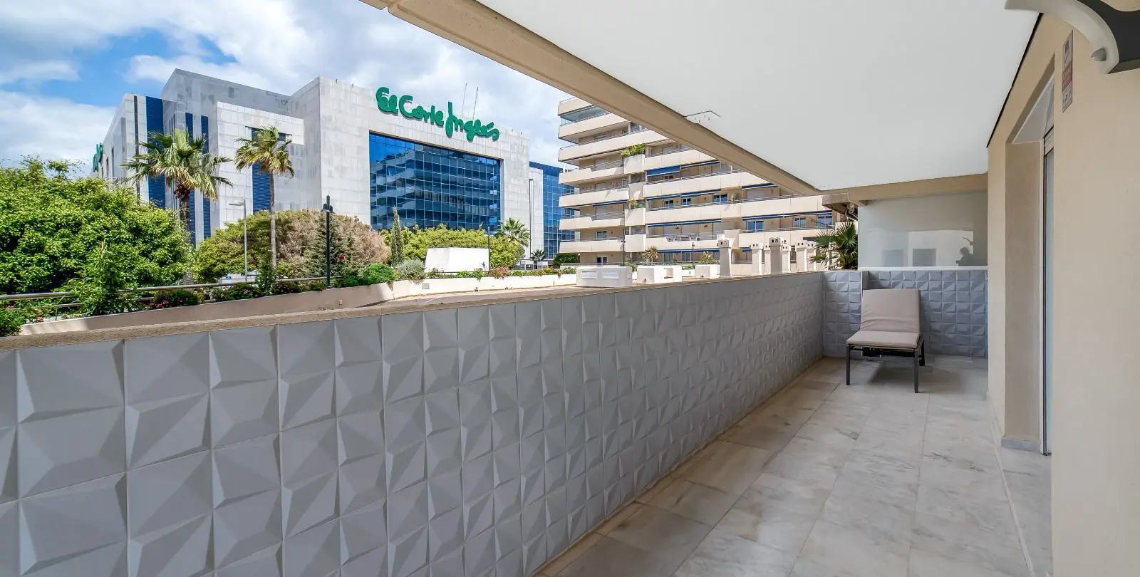 Venta de apartamento en planta media en Puerto Banús 8