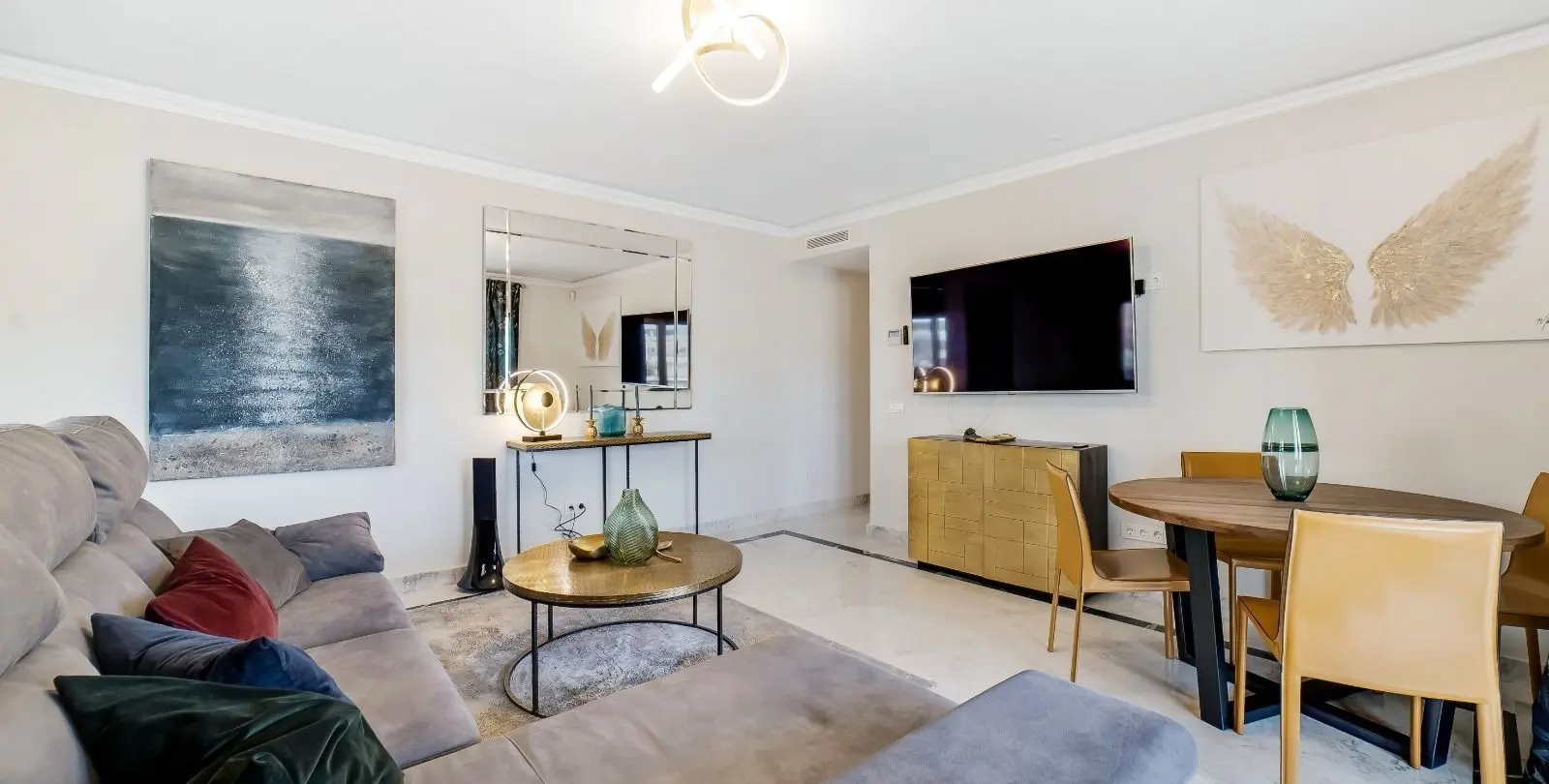 Venta de apartamento en planta media en Puerto Banús 10