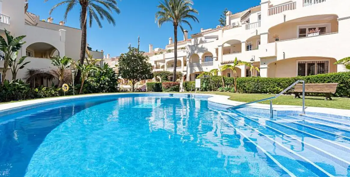 Long-term rent of ground floor apartment in Estepona 2