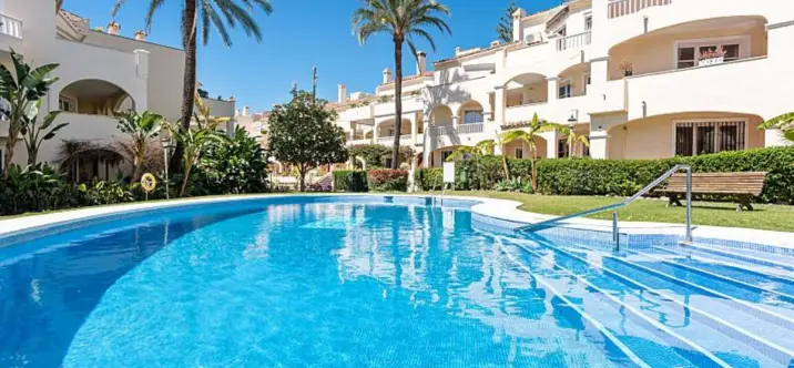 Долгосрочная аренда апартаментов на первом этаже в Estepona 1